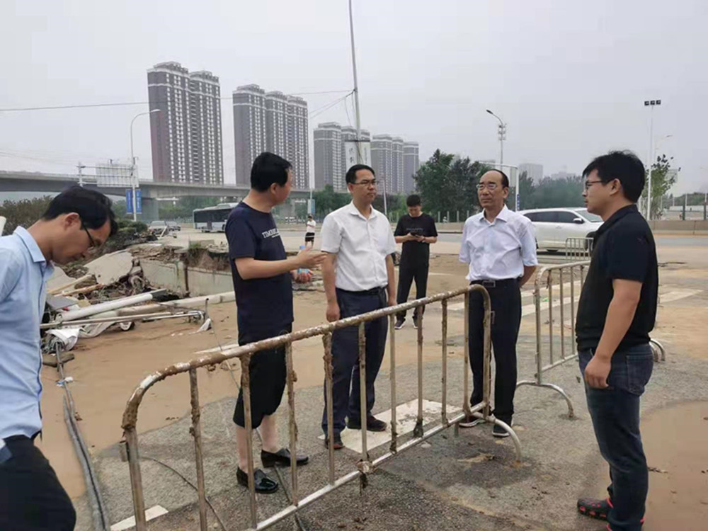 集團(tuán)公司黨委書記、董事長(zhǎng)、總經(jīng)理秦廣遠(yuǎn)赴市政項(xiàng)目檢查指導(dǎo)災(zāi)后恢復(fù)重建工作