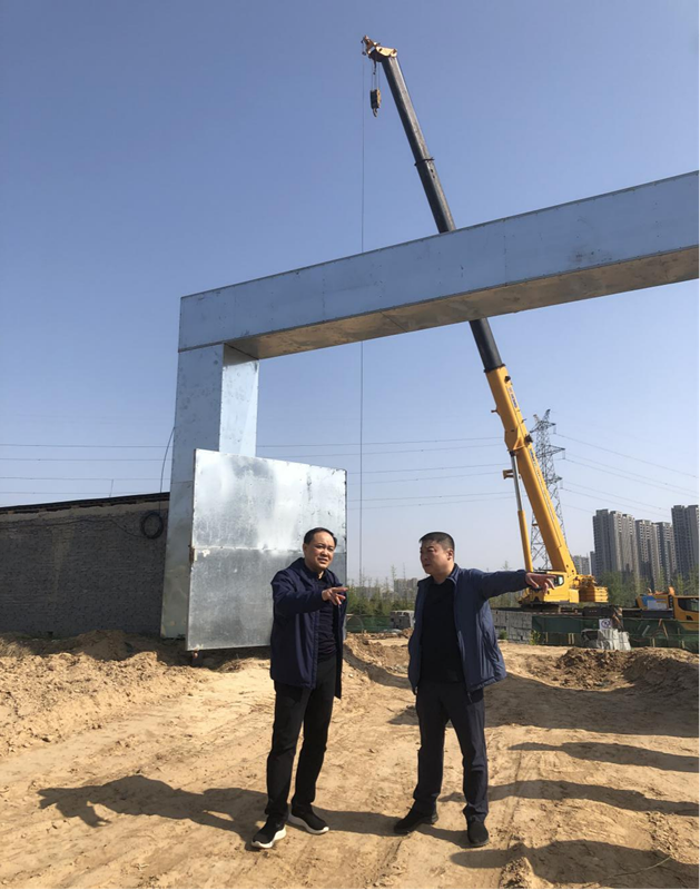 鄭州市建設(shè)投資集團有限公司黨委委員、副總經(jīng)理張巖到侯寨新鎮(zhèn)區(qū)安置區(qū)調(diào)研項目建設(shè)工作