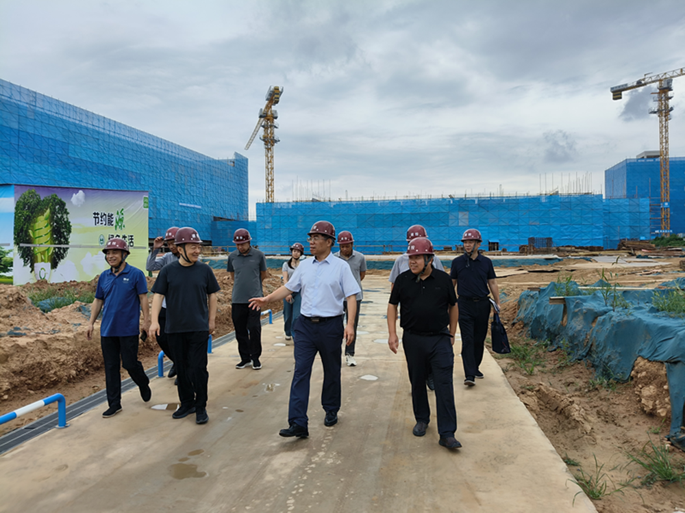 集團(tuán)公司黨委書記、董事長(zhǎng)汪洋到六十七高級(jí)中學(xué)項(xiàng)目調(diào)研項(xiàng)目建設(shè)工作